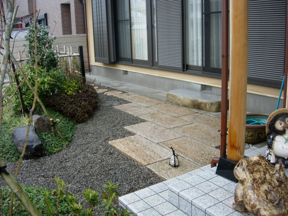 群馬県太田市わにわ
和の雰囲気をお部屋の中から眺める作庭プラン