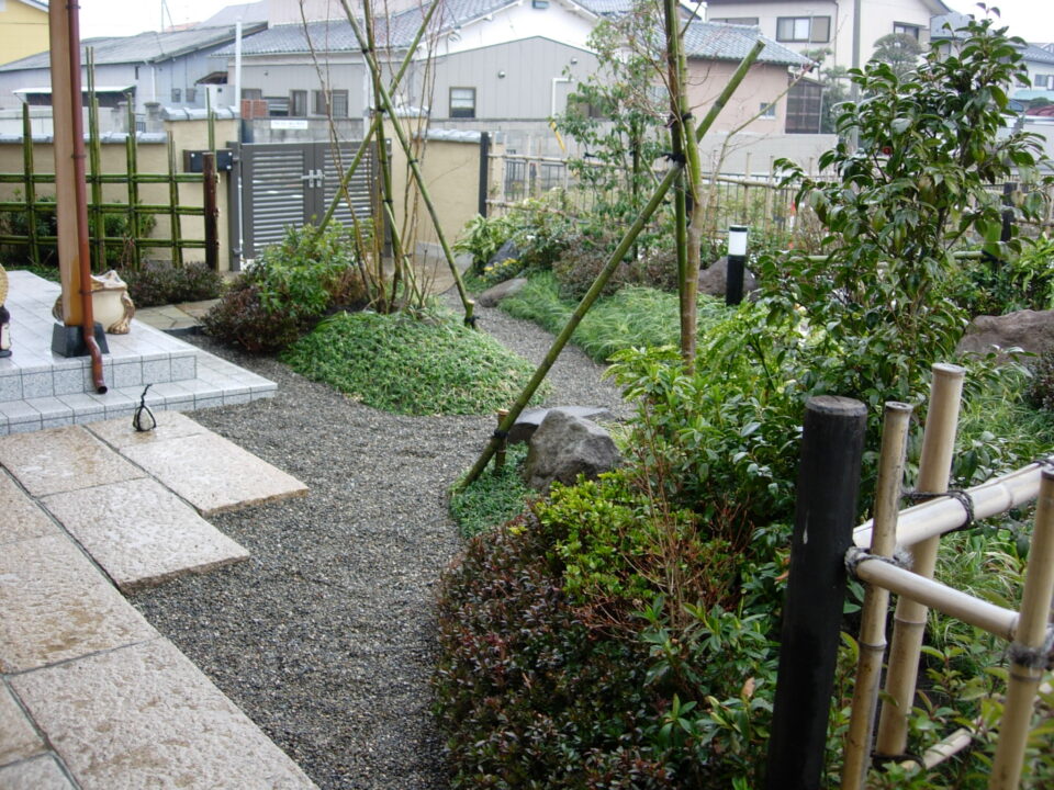 群馬県太田市わにわ
和の雰囲気をお部屋の中から眺める作庭プラン
