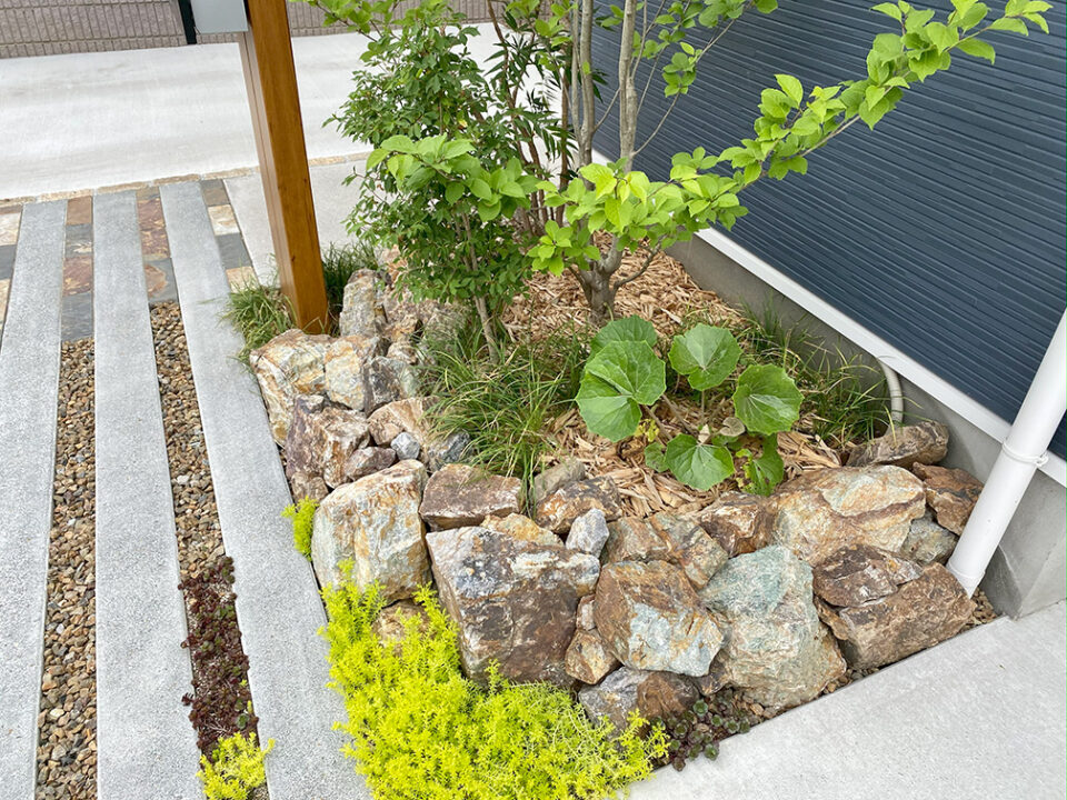 太田市お庭のデザイン設計・外構工事のわにわ
伊勢崎市の外構工事