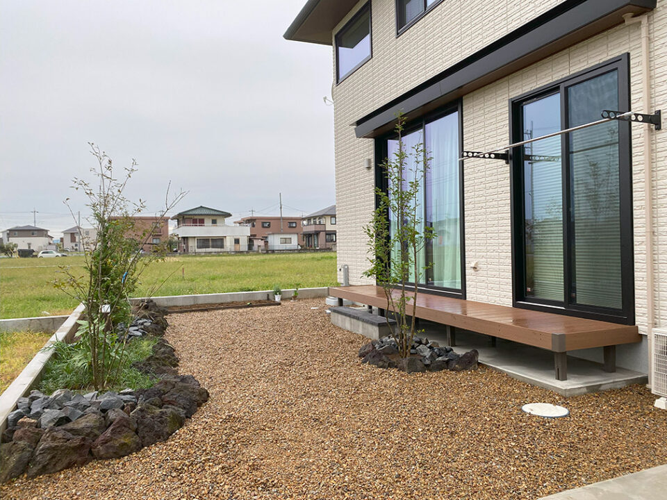 太田市外構工事と
庭工事のわにわ
前橋市ウッドデッキのある庭
アプローチの工事