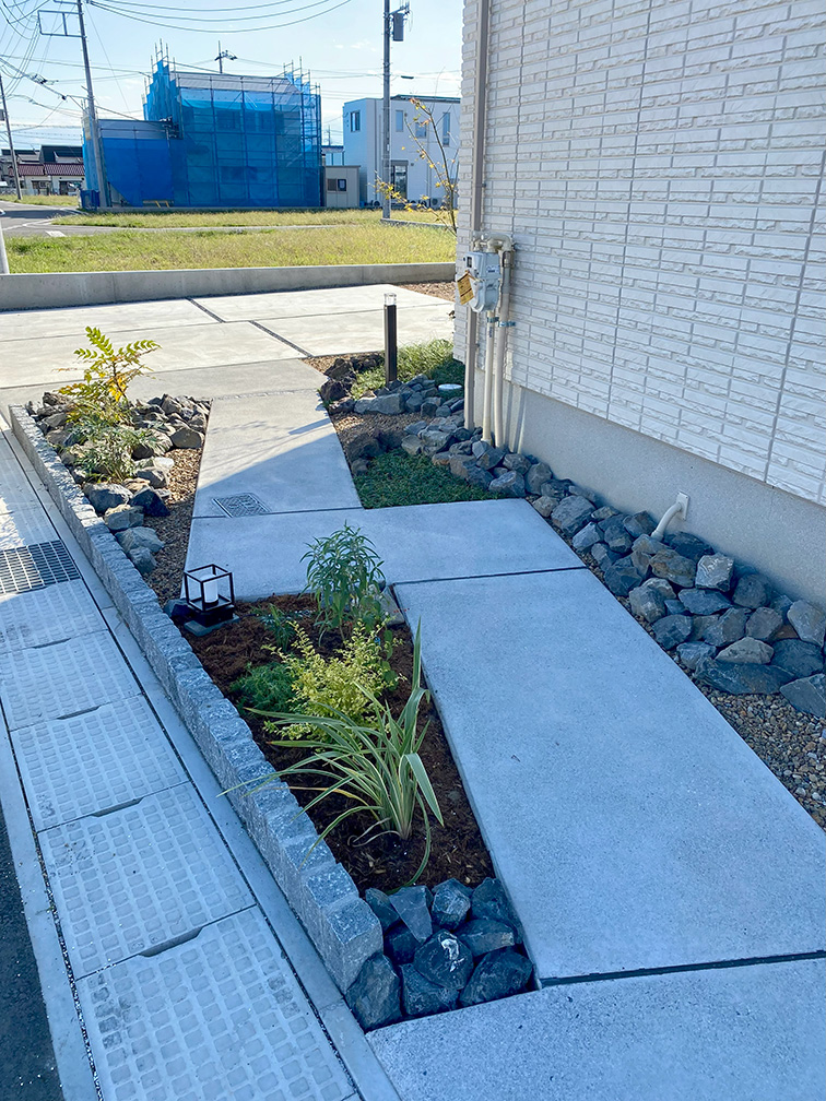 太田市外構工事と
庭工事のわにわ
前橋市ウッドデッキのある庭
アプローチの工事