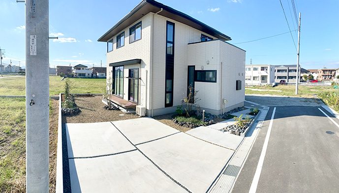 太田市外構工事と
庭工事のわにわ
前橋市ウッドデッキのある庭
アプローチの工事