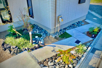 太田市外構工事と 庭工事のわにわ 前橋市ウッドデッキのある庭 アプローチの工事