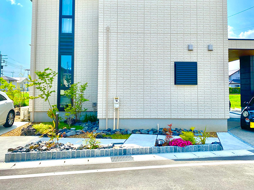 太田市外構工事と
庭工事のわにわ
前橋市ウッドデッキのある庭
アプローチの工事