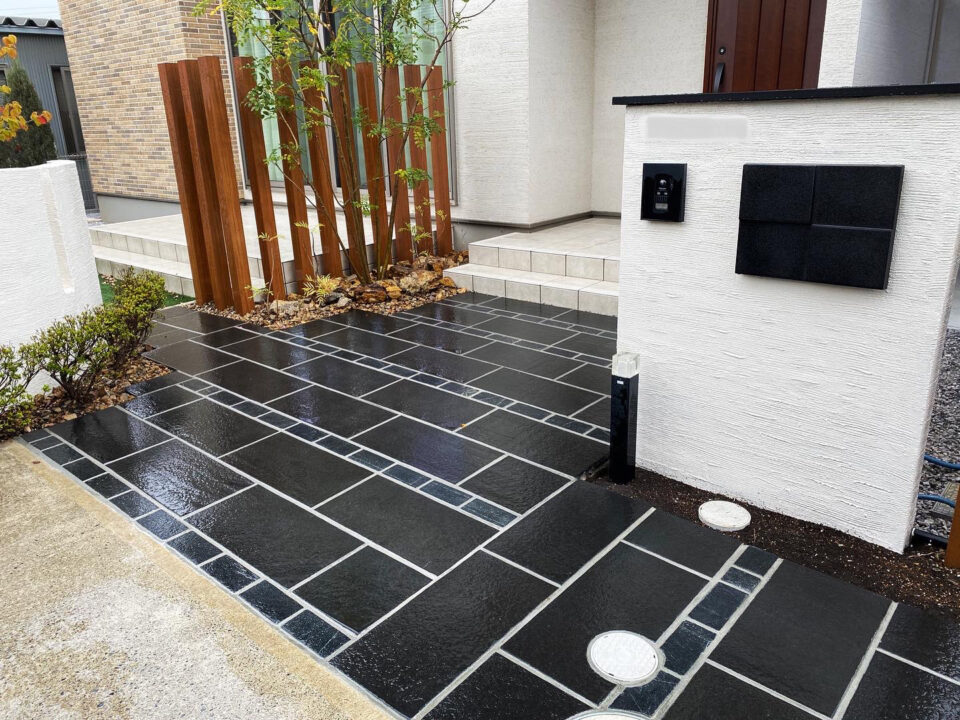 太田市わにわ
庭のデザイン設計
高崎市の玄関前リフォーム工事